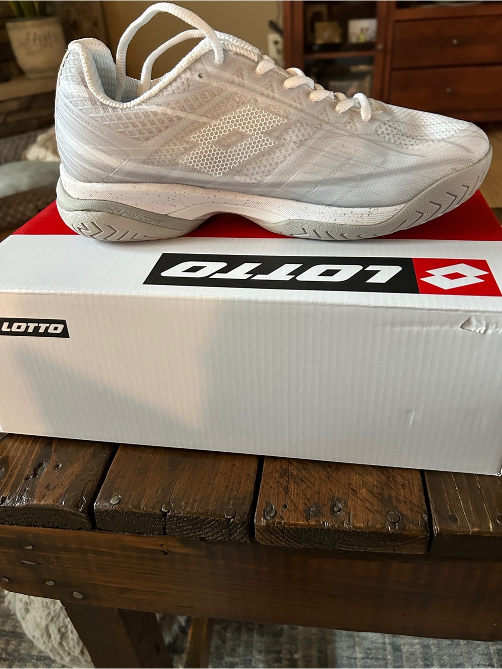 Lotto Women’s White and silver Tennis / pickleball Court shoes - Picture 7 of 9